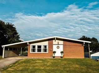 180 N Hoffman St, Nashville, IL 62263