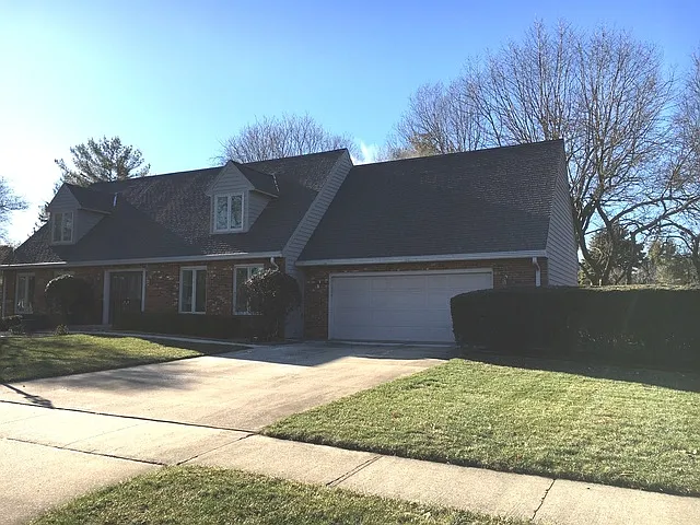 3909 Farhills Dr photo 1