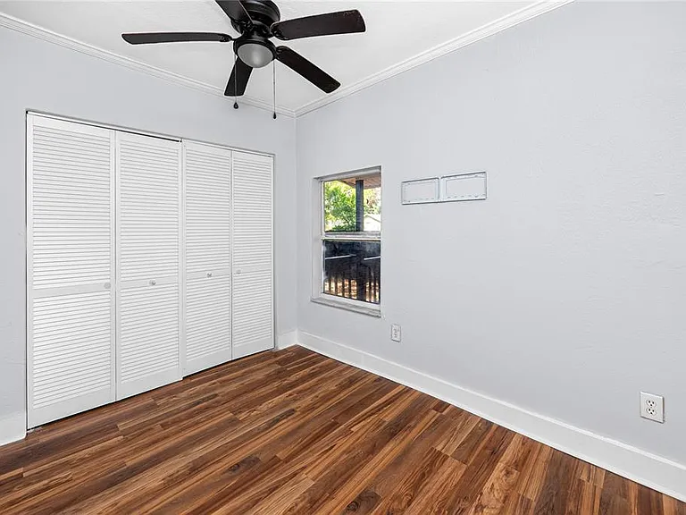 1763 Preston St S — Photo 26