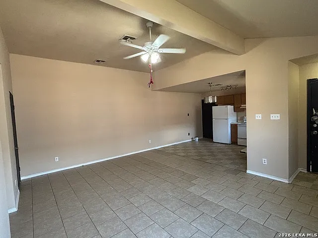 2 bed, 2.0 bath, 2134 sqft, $1,175 — Photo 2