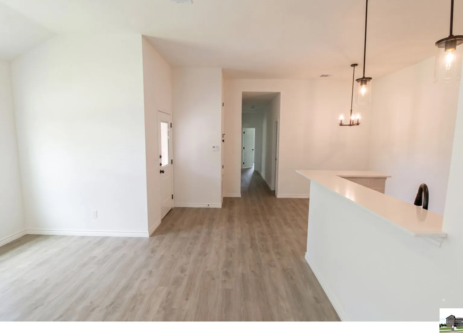 3 bed, 2.0 bath, 1224 sqft, $1,500 — Photo 2
