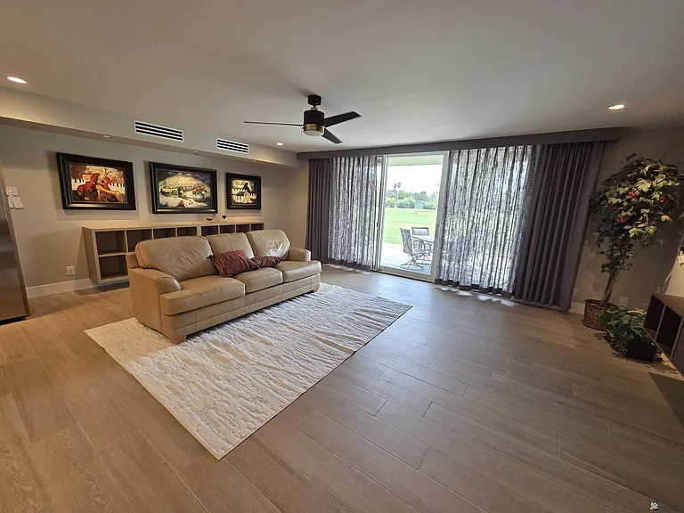 1440 E Laguna Pl — Photo 3