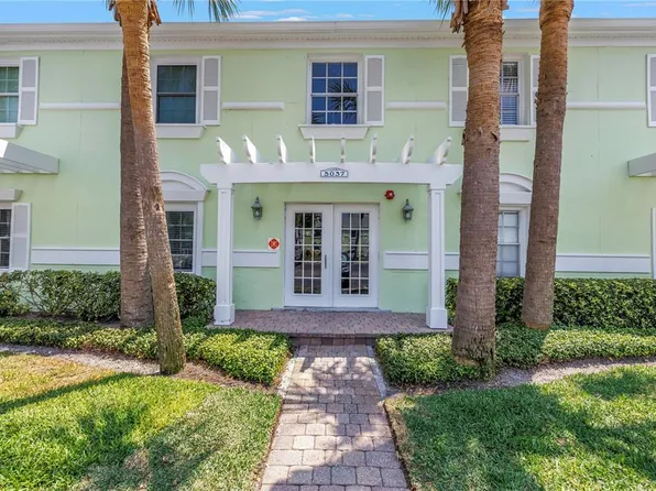 5037 Starfish Dr SE APT A, Saint Petersburg, FL 33705