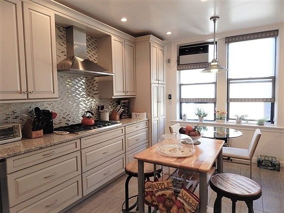 5th image of 255 W 88th St APT 11A