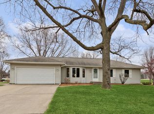 10033 Zenith Rd, Bloomington, MN 55431