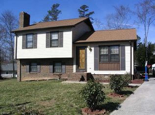 14 Pine Bark Ct, Greensboro, NC 27406