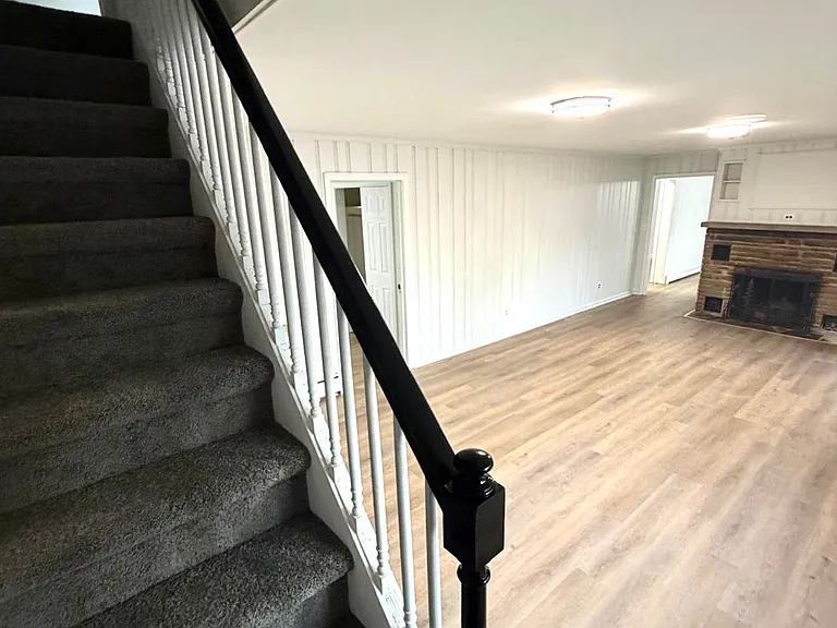 100 Fischer Blvd — Photo 21