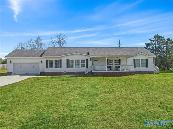 1312 Hickory Ln NE, Arab, AL 35016