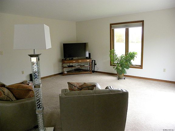 2nd image of 7B Pineview Ct