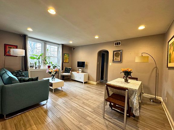 2nd image of 24 S Old Glebe Rd APT 101-C
