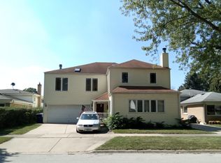 1682 Maple St, Des Plaines, IL 60018
