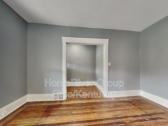 4th image of 669 E 94th St