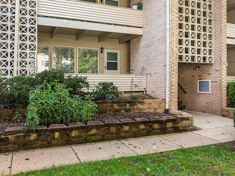 126 Haycock Rd #B-3 — Photo 32