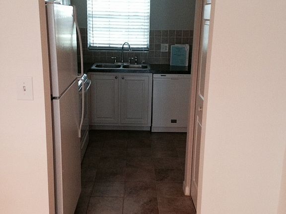4th image of 1429 Highland Dr