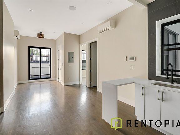 3rd image of 90 Manhattan Ave #2E