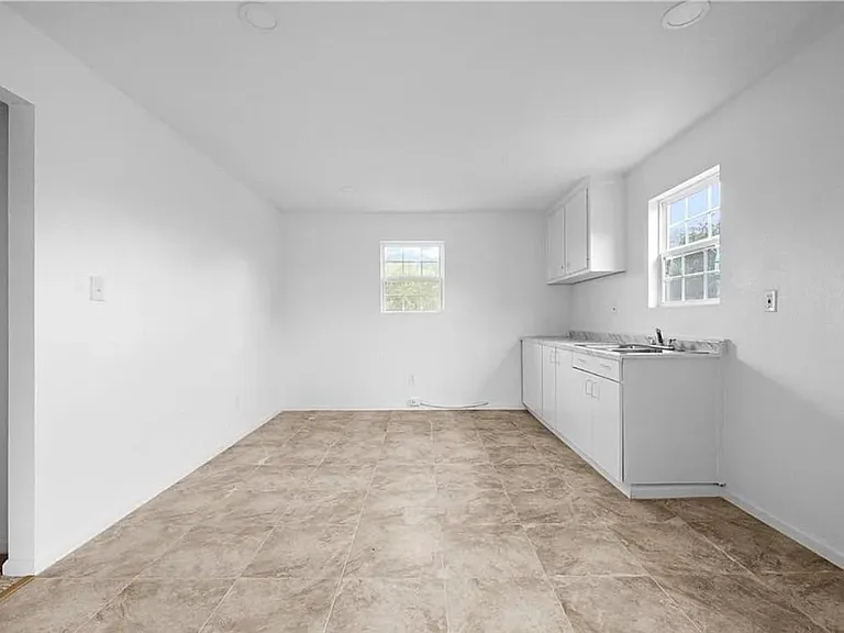 1105 Esperanza St #A — Photo 15