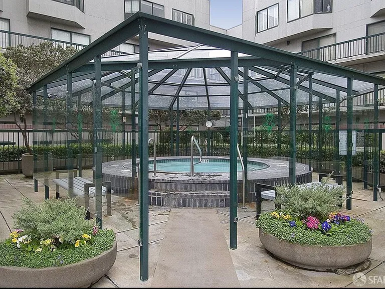 601 Van Ness Ave #504 — Photo 18