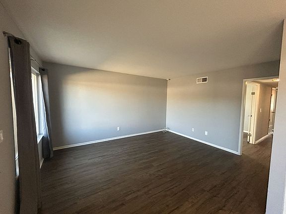4th image of 16918 Cedarwood Ct