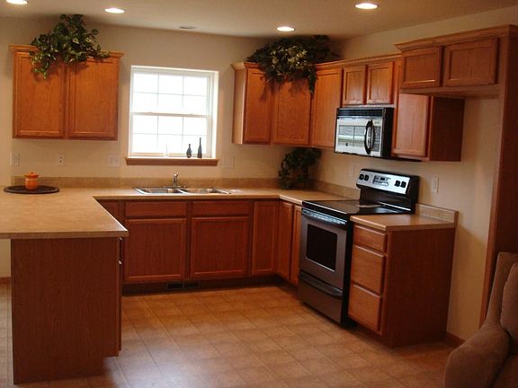 2nd image of 1205 Amelia Dr APT 4