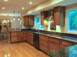 2512 Timber Ln, Lindenhurst, IL 60046