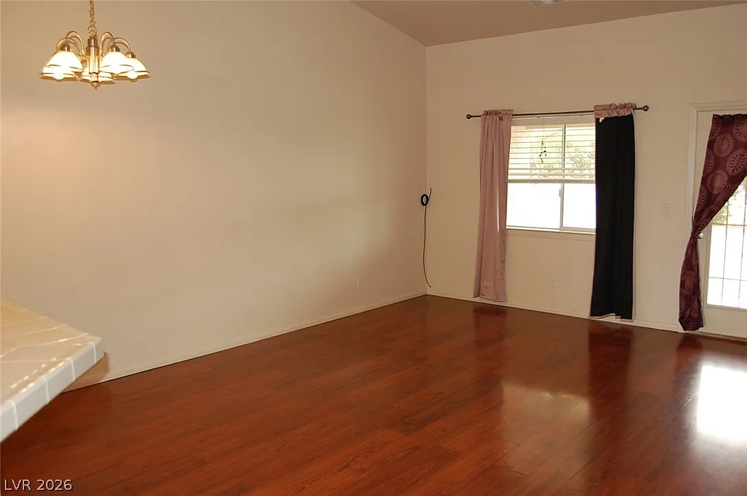 2 bed, 2.0 bath, 2034 sqft, $1,325 — Photo 4