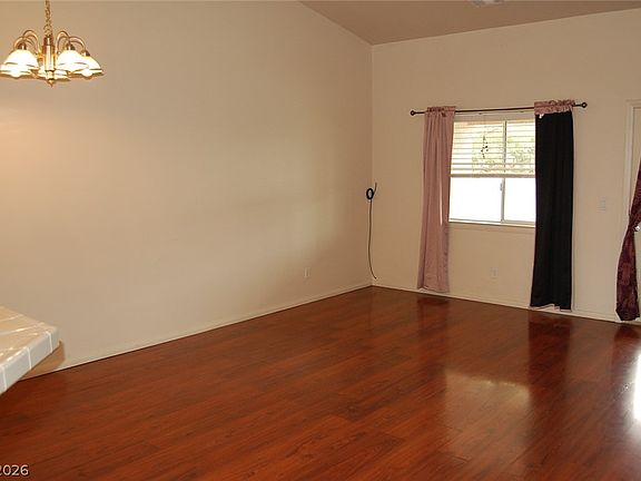 4th image of 1791 Sycamore Ave #B