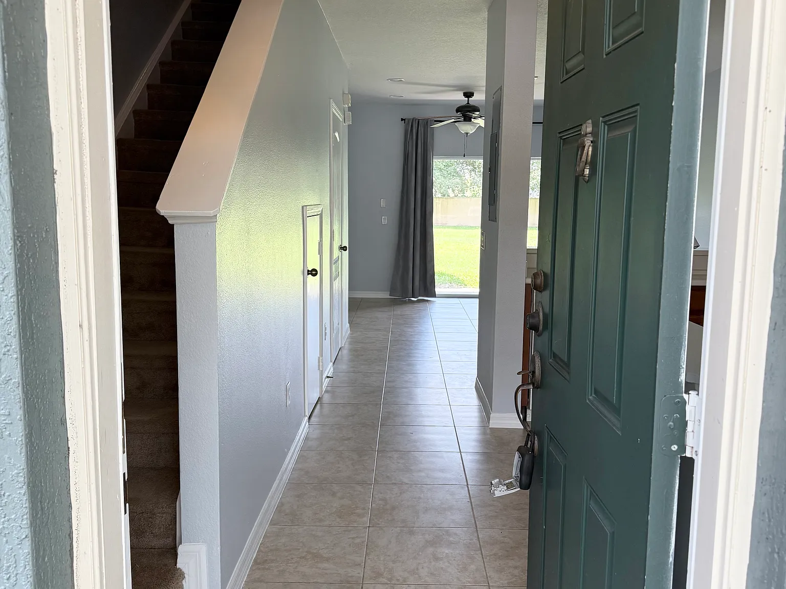 2 bed, 2.5 bath, 1071 sqft, $1,800 — Photo 2