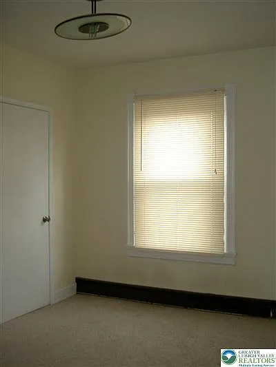 110 E Raspberry St — Photo 10