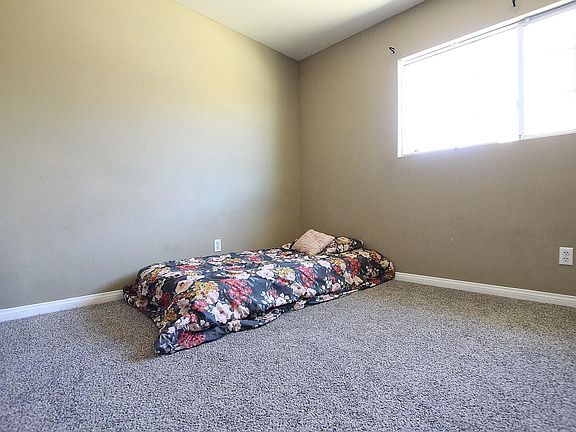 5th image of 657 W Avenue H8