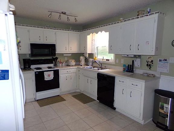 5th image of 106 Flower Lane Dr
