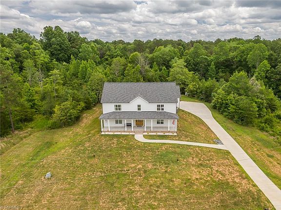 3rd image of 2979 Leslie Ln