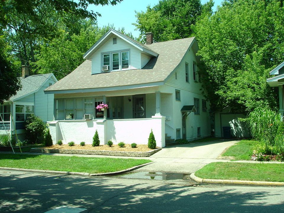 1st image of 213 N 5th St
