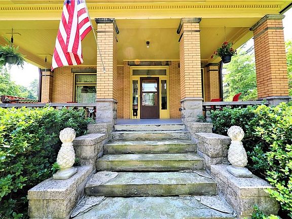 notice dental tooth trim on front porch