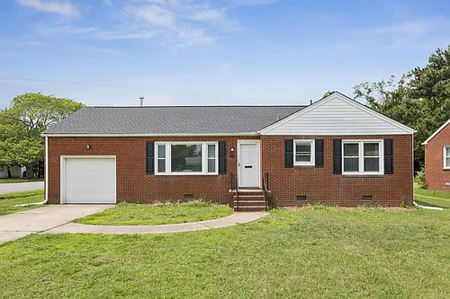 1815 Canterbury Rd Photo 1