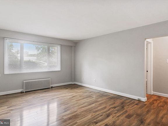 2nd image of 1410 N Quinn St APT 1