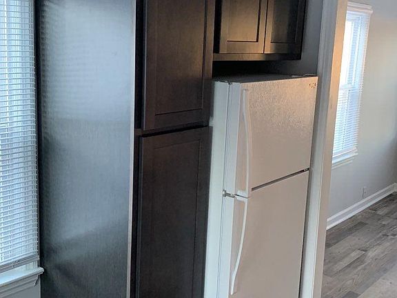 Kitchen. fridge & pantry