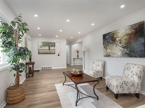 3rd image of 5301 Mardale Ave