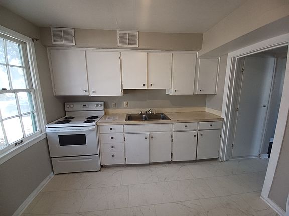2nd image of 3946 W Pershing Dr #3946