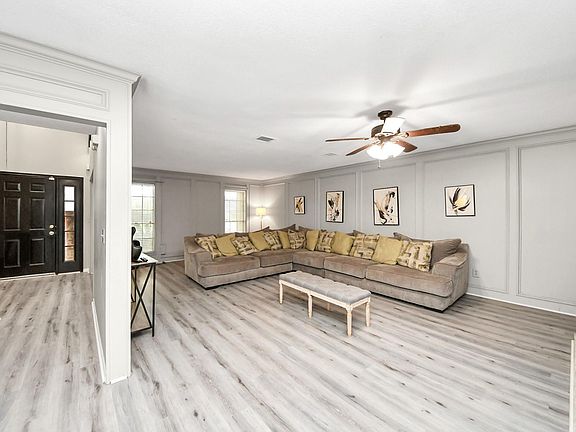 4th image of 3925 Spring Crest Ct