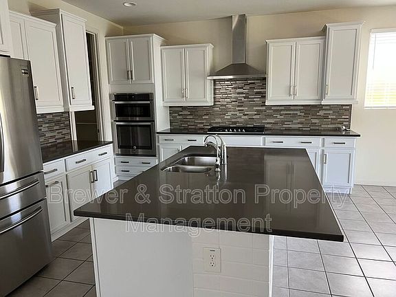 5th image of 2841 E Sands Dr