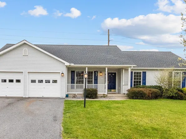 125 Le Fevre Ln, Martinsburg, WV 25404