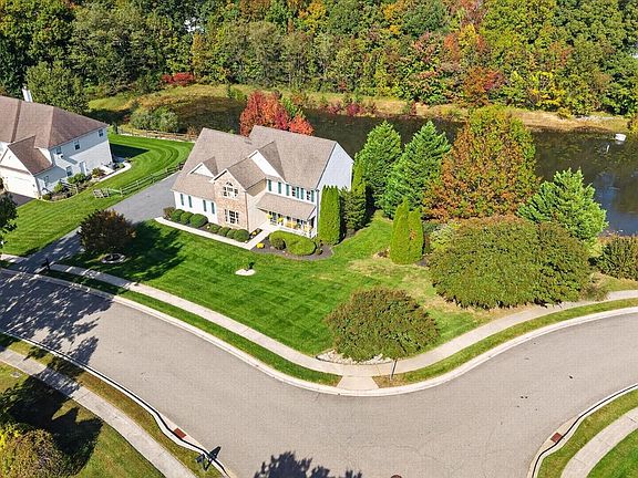 3rd image of 7 Penn State Dr