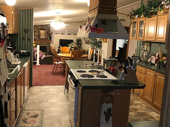 Kitchen (view from Laundry)