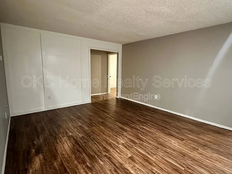 6713 Lyrewood Ln — Photo 4