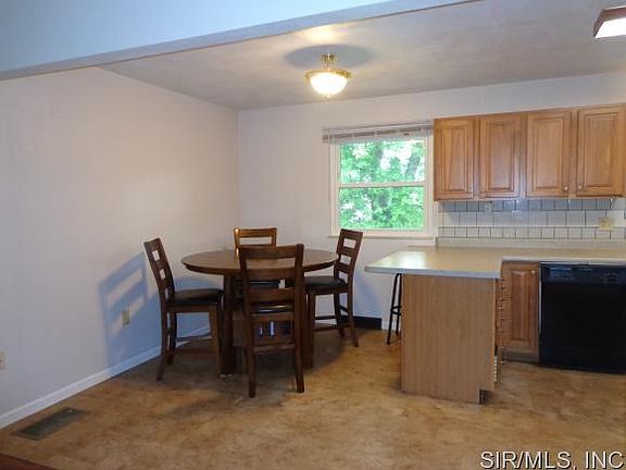 3rd image of 441 Anita Dr