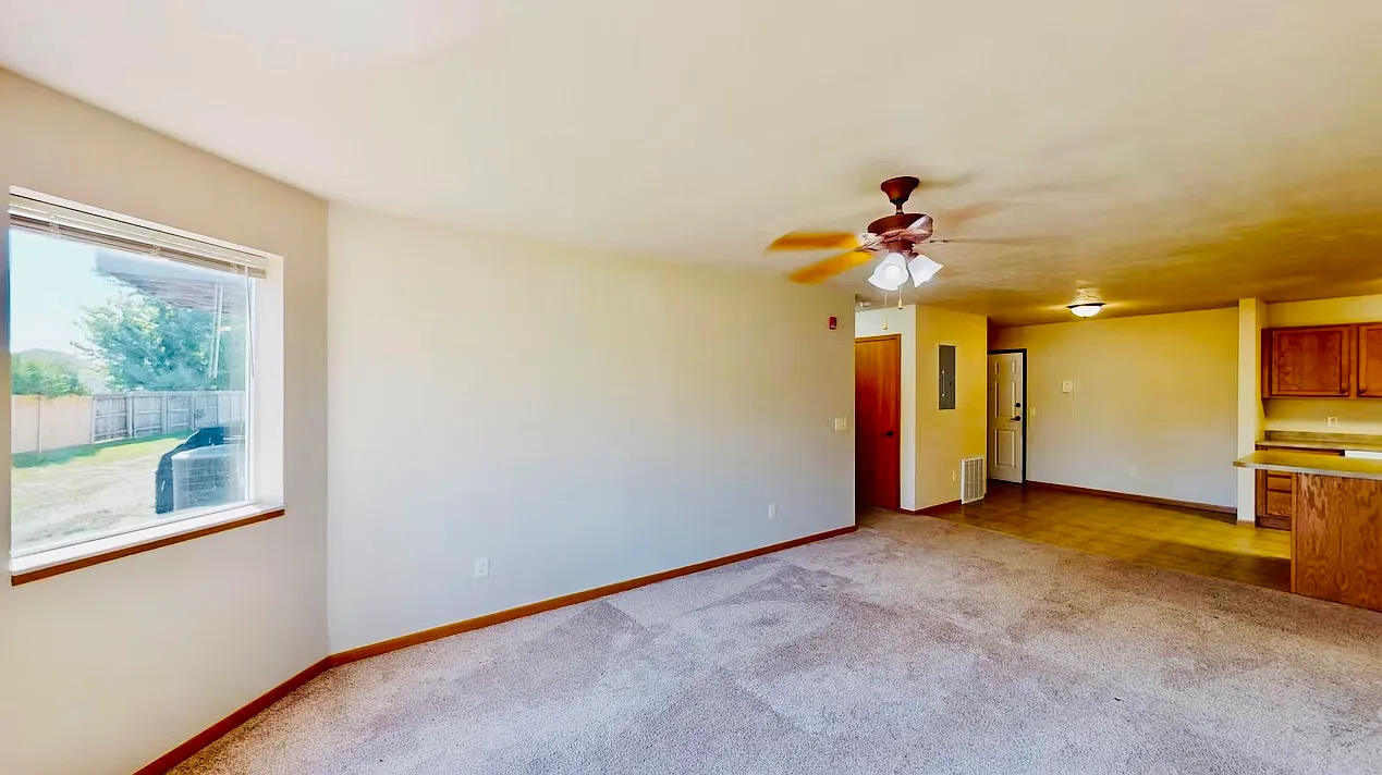 2 bed, 1125 sqft, $1,050 — Photo 2
