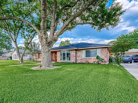 2nd image of 2927 Cypress Point Dr