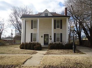 315 N 9th St, Fredonia, KS 66736