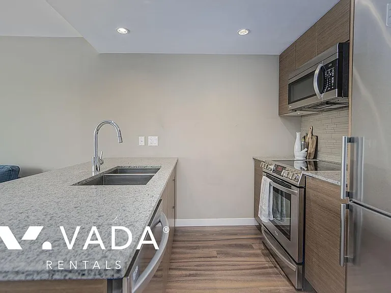 135 W 17th St #611 — Photo 6