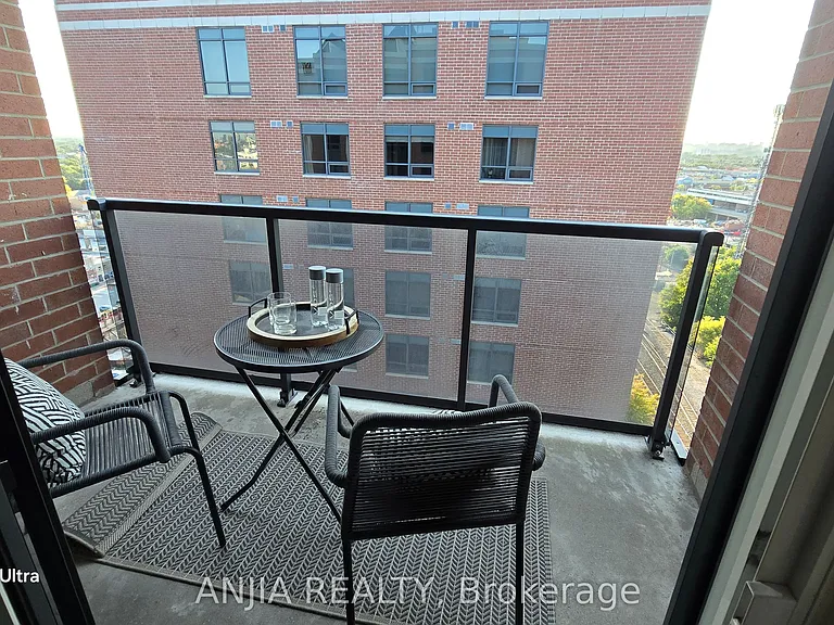 61 Heintzman St #1510 — Photo 14